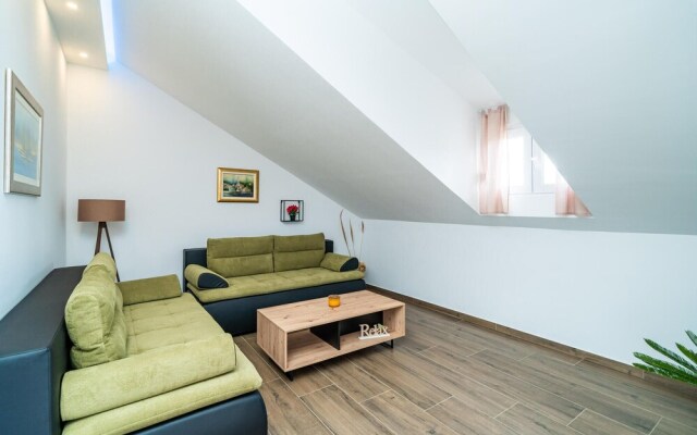 Amazing Apartment in Zaton Veliki With Wifi and 4 Bedrooms