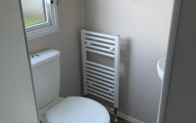3 Bed Cabin - Sleeps 6 - Wifi, Free Parking, Pets