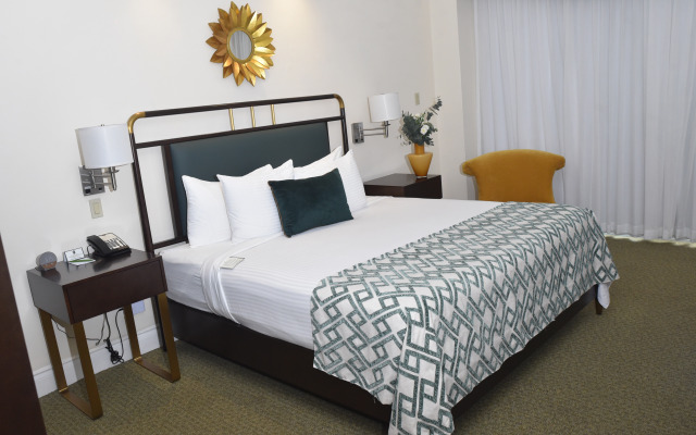 The Courtleigh Hotel and Suites