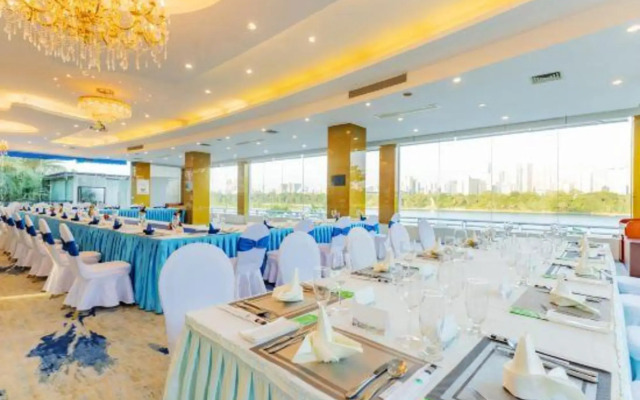 Liuzhou Hotel （South Gate）