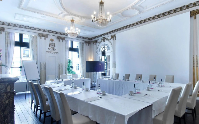 Grand Royale Hyde Park