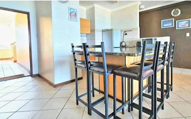 Beachside 3 bed apartment with stunning seaviews