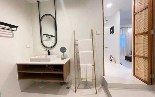 YOLO Bangkok Boutique Hotel