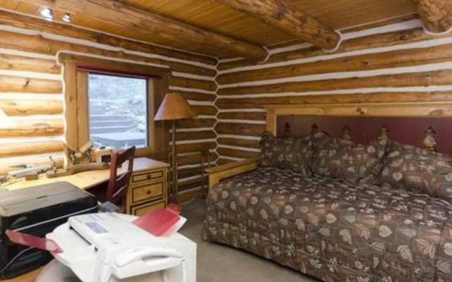 Ponderosa 6 Br Home by RedAwning