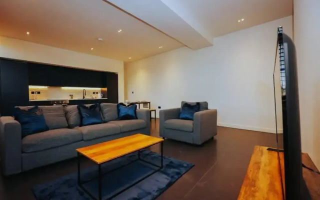 The Nichols Building Spacious 3-bedroom Apartment