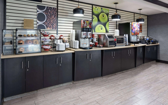 La Quinta Inn by Wyndham Buffalo Airport