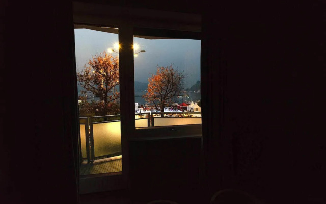 Como Lake Suites