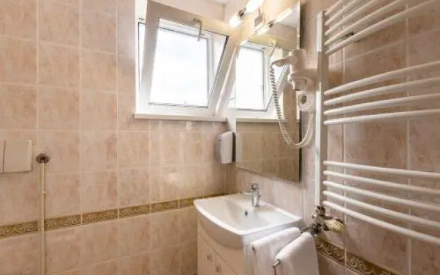 Complex Pastravaria Albota