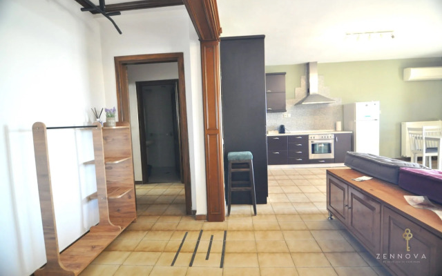 Zennova 80 Kastra Apartment