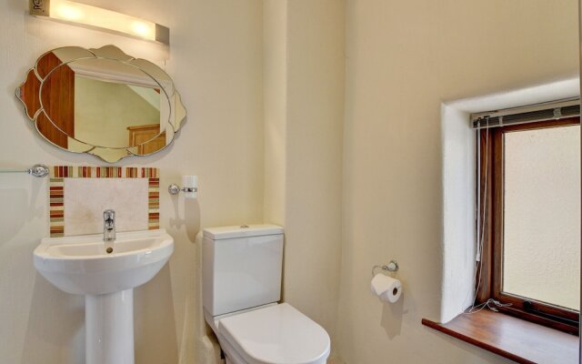 Charming apartment in Bampton with Jacuzzi