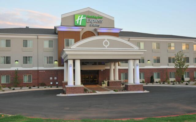 Holiday Inn Express & Suites Clinton