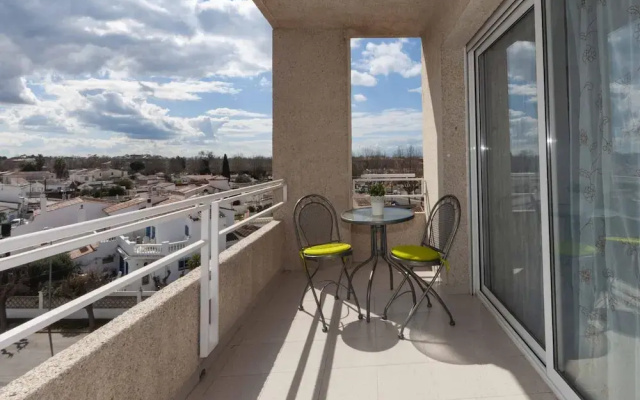 Apartment in Empuriabrava Near Skydive Center
