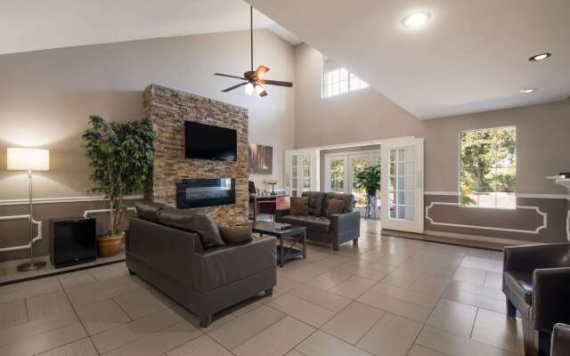 Quality Inn Decherd / Winchester