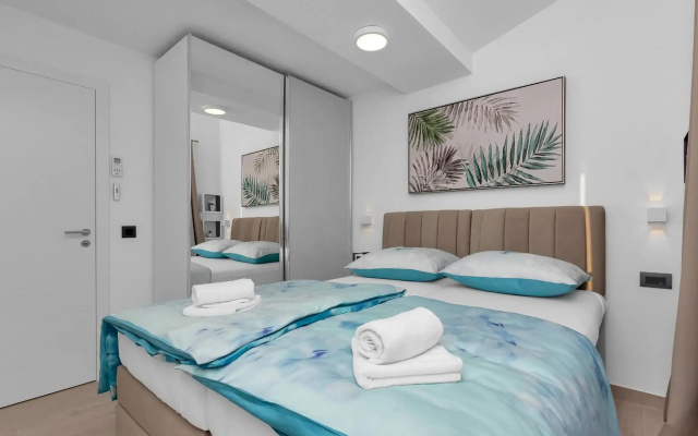 Lulani pool apartment