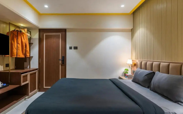 The Hosteller Mumbai, International Airport