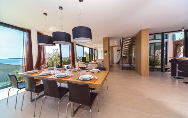 Golden Rays Luxury Villas