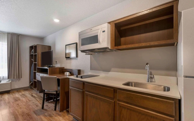 Extended Stay America Select Suites Tampa Brandon East