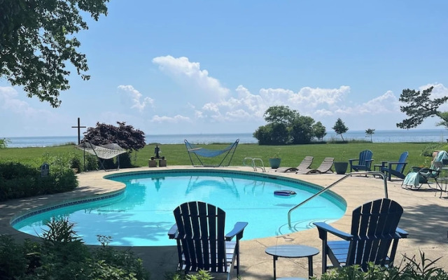 Black Walnut Point Inn