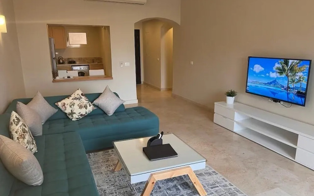 Azzurra Sahl Hasheesh