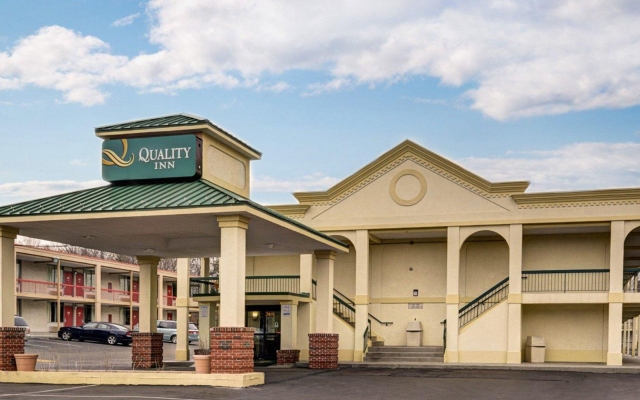 Clarion Hotel & Suites BWI Airport North