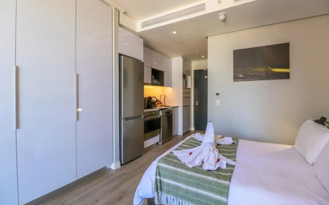 Sixteen On Bree 2004 by CTHA