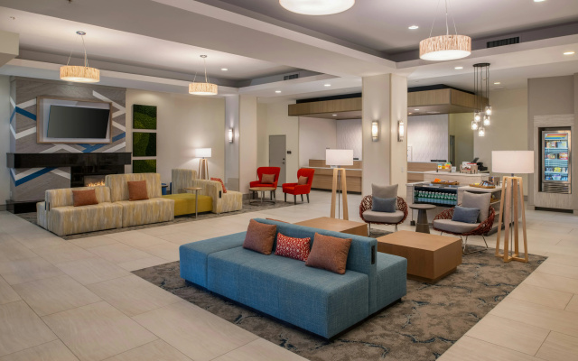 Holiday Inn Express & Suites Tacoma Downtown