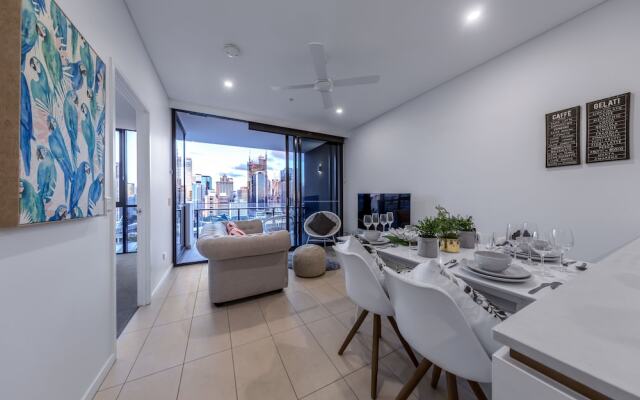 Airhome Southbank Riverside Tower