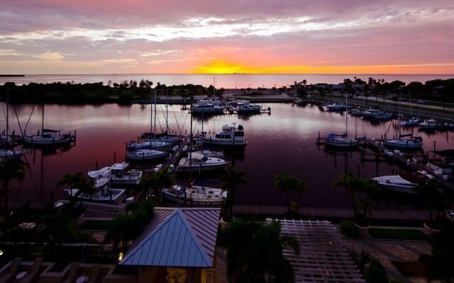 Harborside Suites at Little Harbor