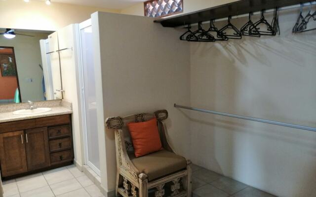 Cozy Obelisk Apartment