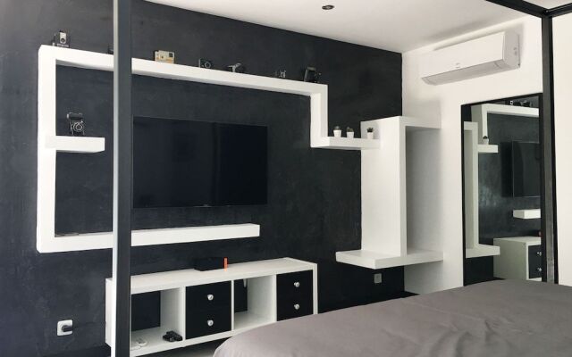 La Datcha Delicatessen