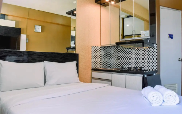 Cozy Stay Studio Room at Green Pramuka City Apartment