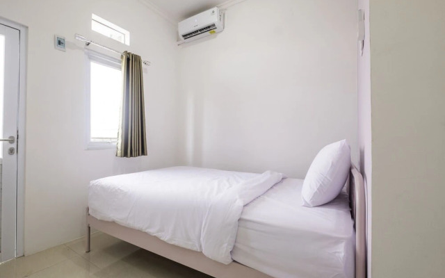 Griya Jasmine Syariah by OYO Rooms