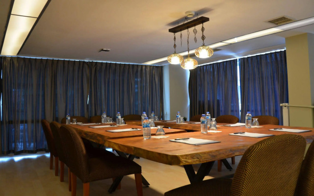 Grand Park Hotel Corlu