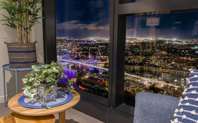 Hamptons Retreat on Level 77 Skytower