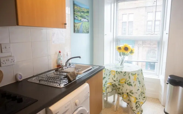 Sandgate 2-bed Apartment in Ayr Central Location