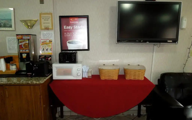 Econo Lodge Seatac Airport North Seattle Hotel
