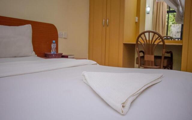 Vienna Woods Holiday Inn Limited