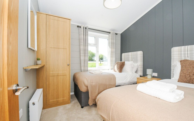 17 Meadow Retreat