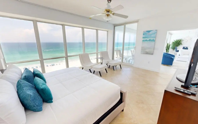 Oceania 807 3 Bedroom Condo by RedAwning