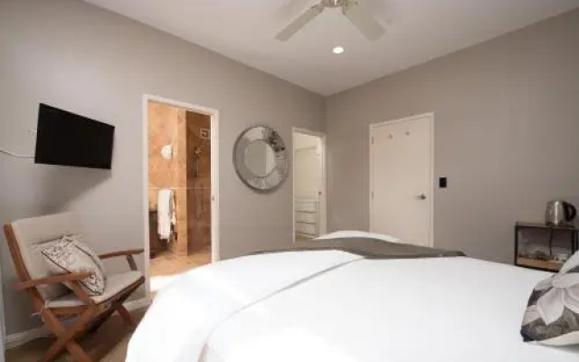 Tuscan Retreat Bed & Breakfast - Adults Only