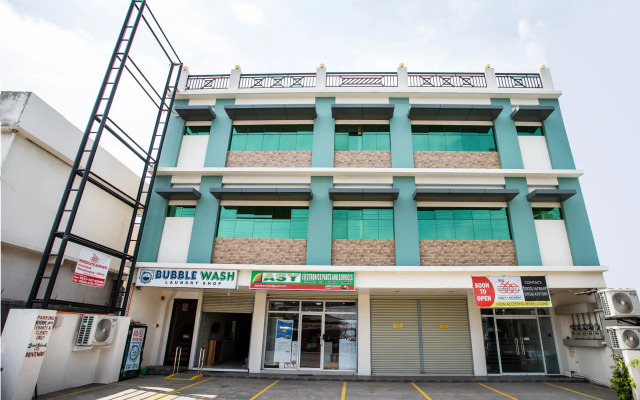 OYO 421 Deck 360 Dormitel Near Davao Medical School Foundation Hospital