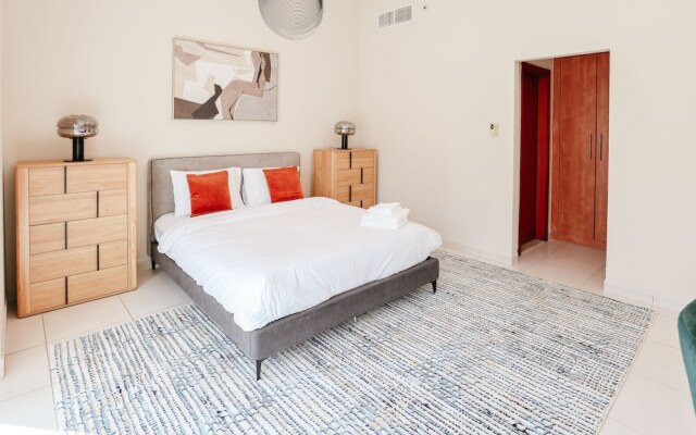 Elegant 1BD with Stunning Views