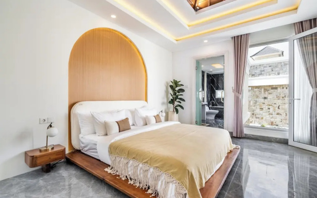 Private Pool Villa Arsy by Orivista