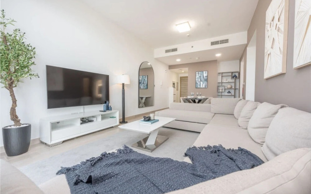 Sophisticated 1 Bedroom Apartment in Bloom Tower B