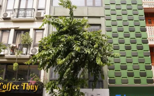 The Windie Home - Bright Corner Room - Street View - Hoan Kiem Lake – Exterior – Hanoi