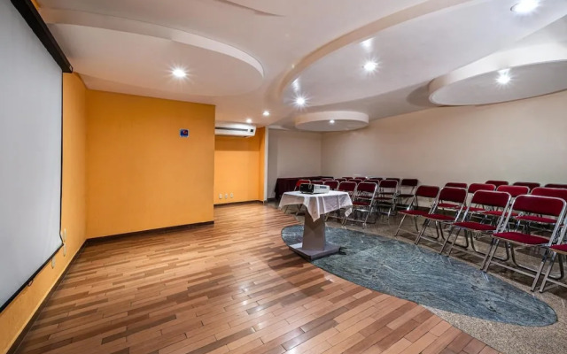 Hotel Parque Satelite