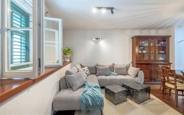 MAJESTIC 3-Bedroom Luxury Apartment