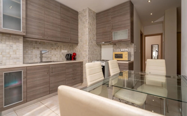 Kountouriotou New Quiet and Central Apt
