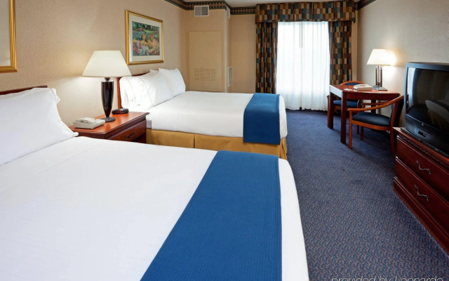Holiday Inn Express & Suites Reading by IHG