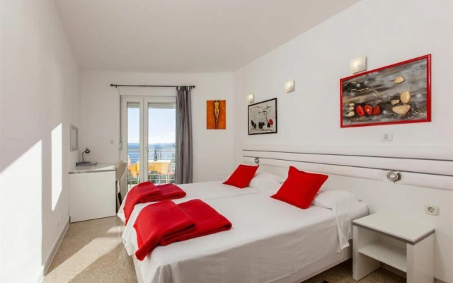 Comfy Beach Apartments With its own Balcony